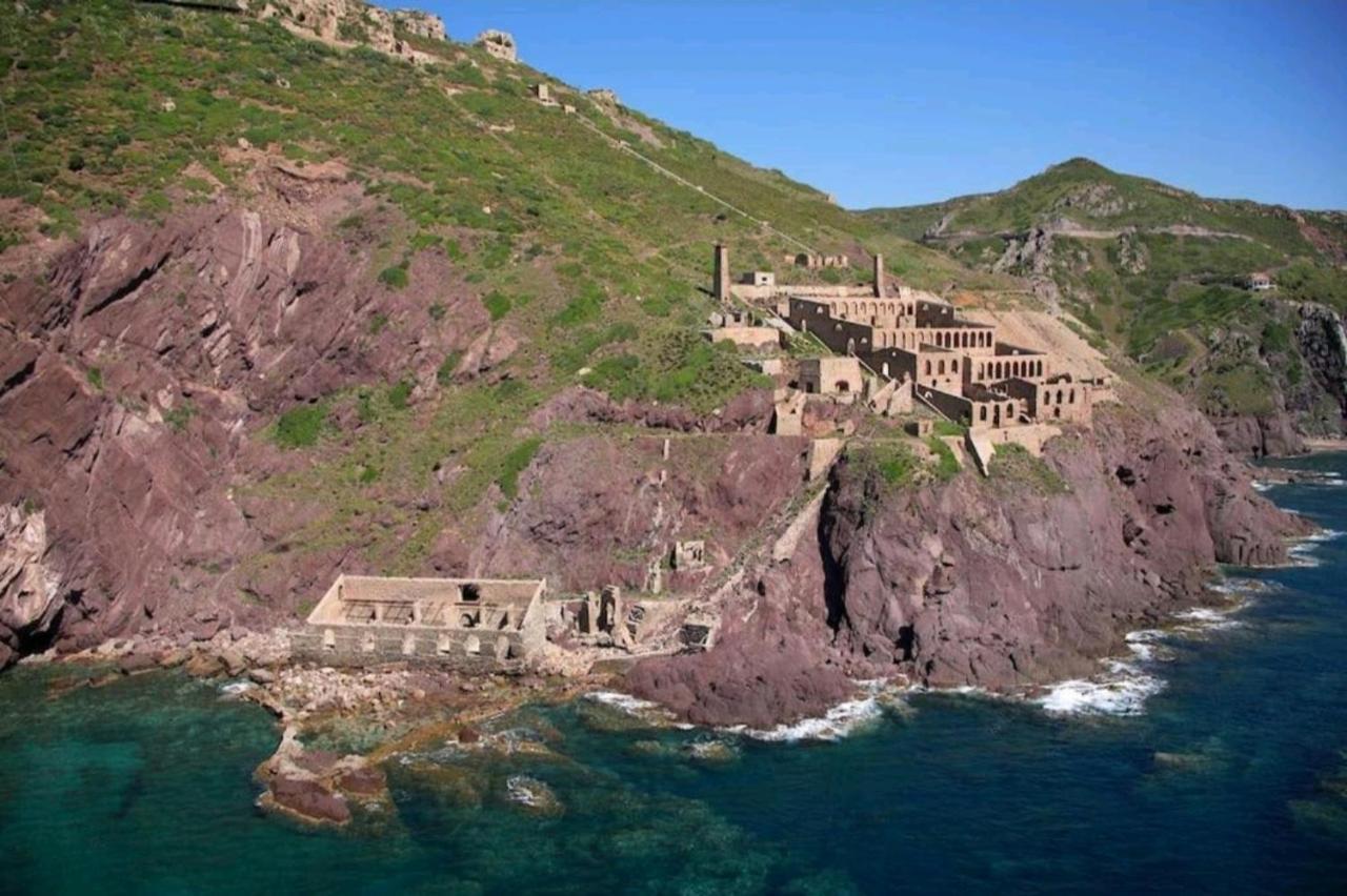 فيلا L'Estasi Tanca Piras A Bordo Piscina Con Vista Mare Nebida المظهر الخارجي الصورة